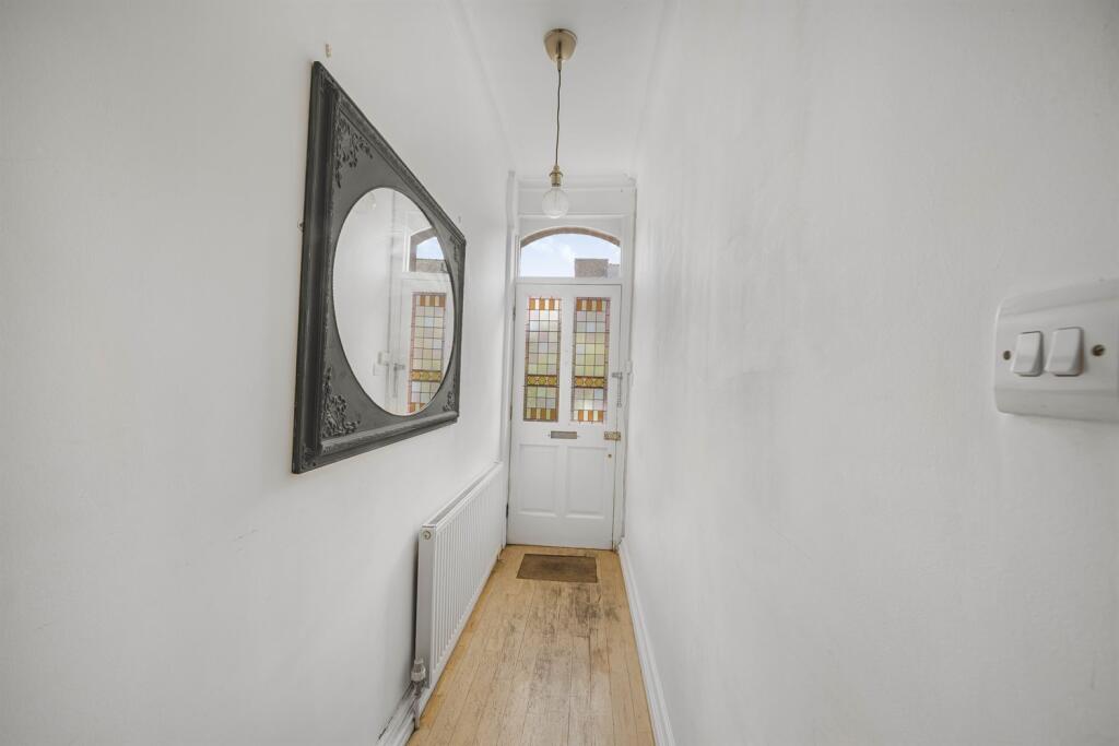 3 bedroom terraced house for sale in Elm Road, Hale, Altrincham, WA15